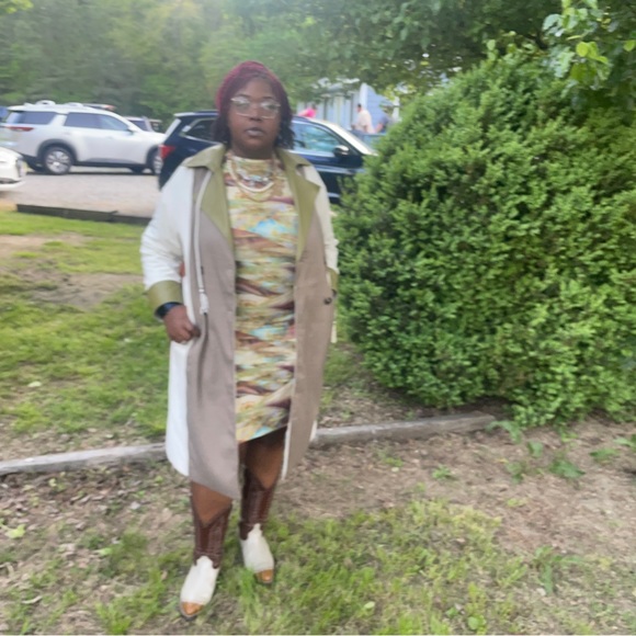 Meet your Posher, Ace - Picture 5 of 16